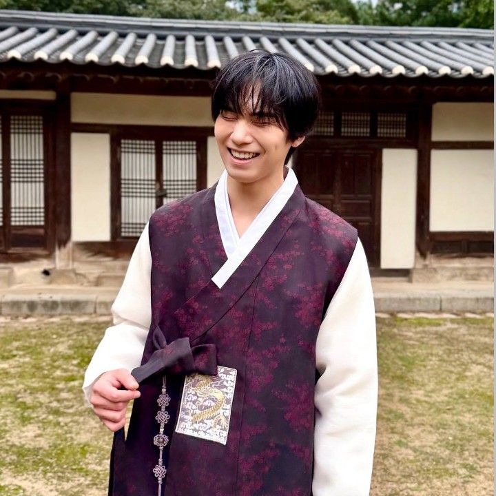 A moment captured by Rocky's fan