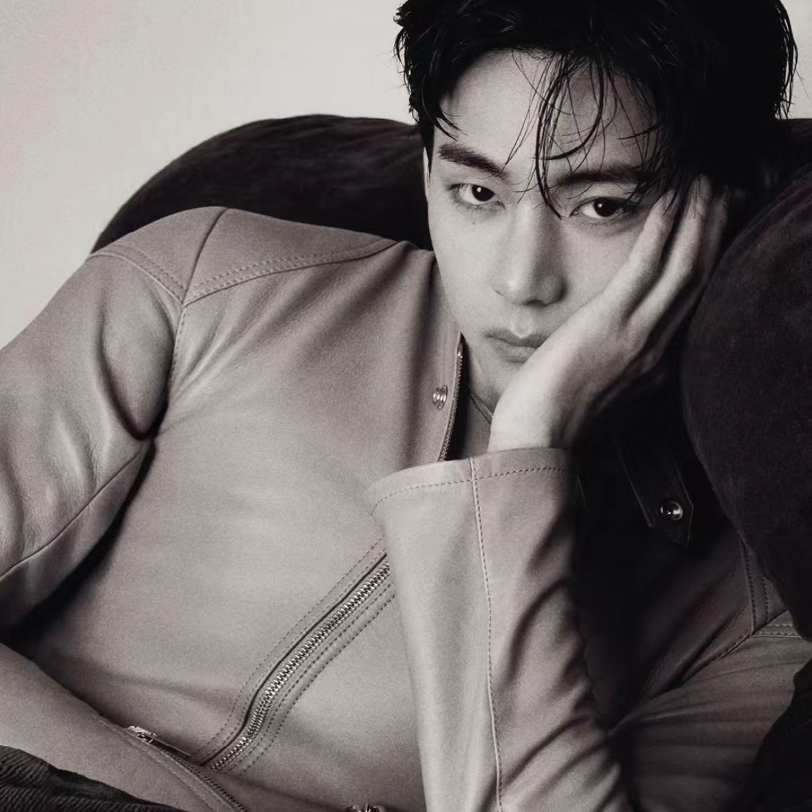 V (防彈少年團)的最新活動照片