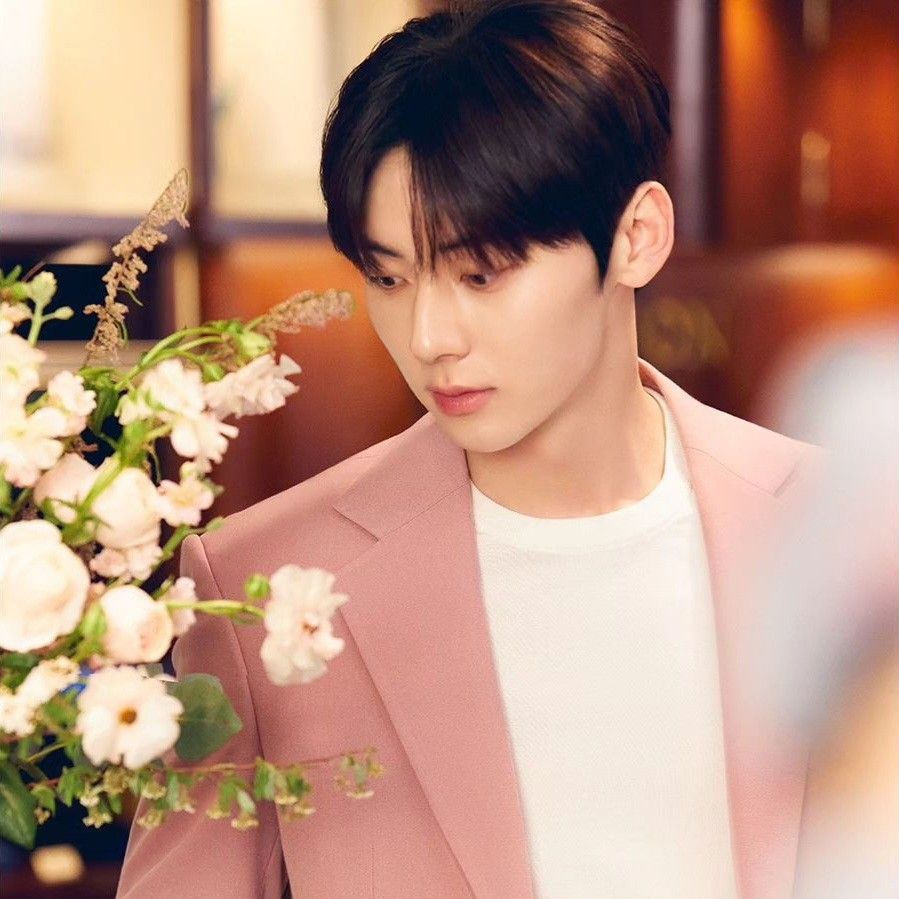 Behind-the-scenes cut of Hwang Minhyun
