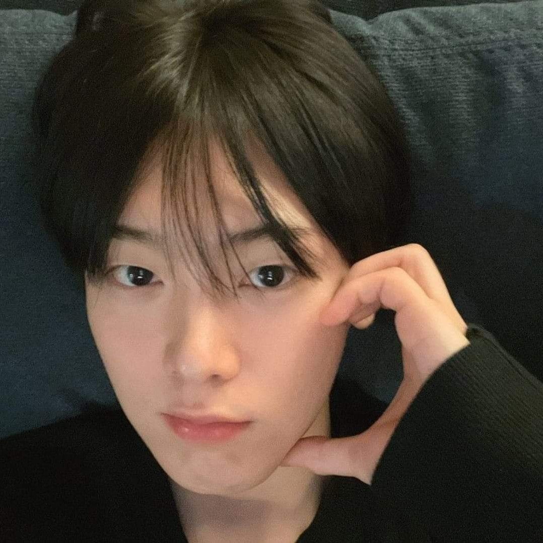 尹產賀 (ASTRO)的最新活動照片