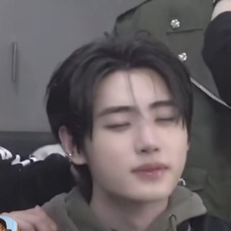 Behind-the-scenes cut of Sunghoon (ENHYPEN)