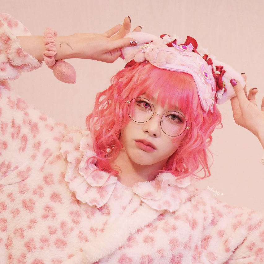 A moment captured by Rui (XLOV)'s fan