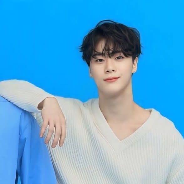 Behind-the-scenes cut of Moonbin (ASTRO)