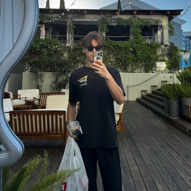 A moment captured by Shownu (MONSTA X)'s fan