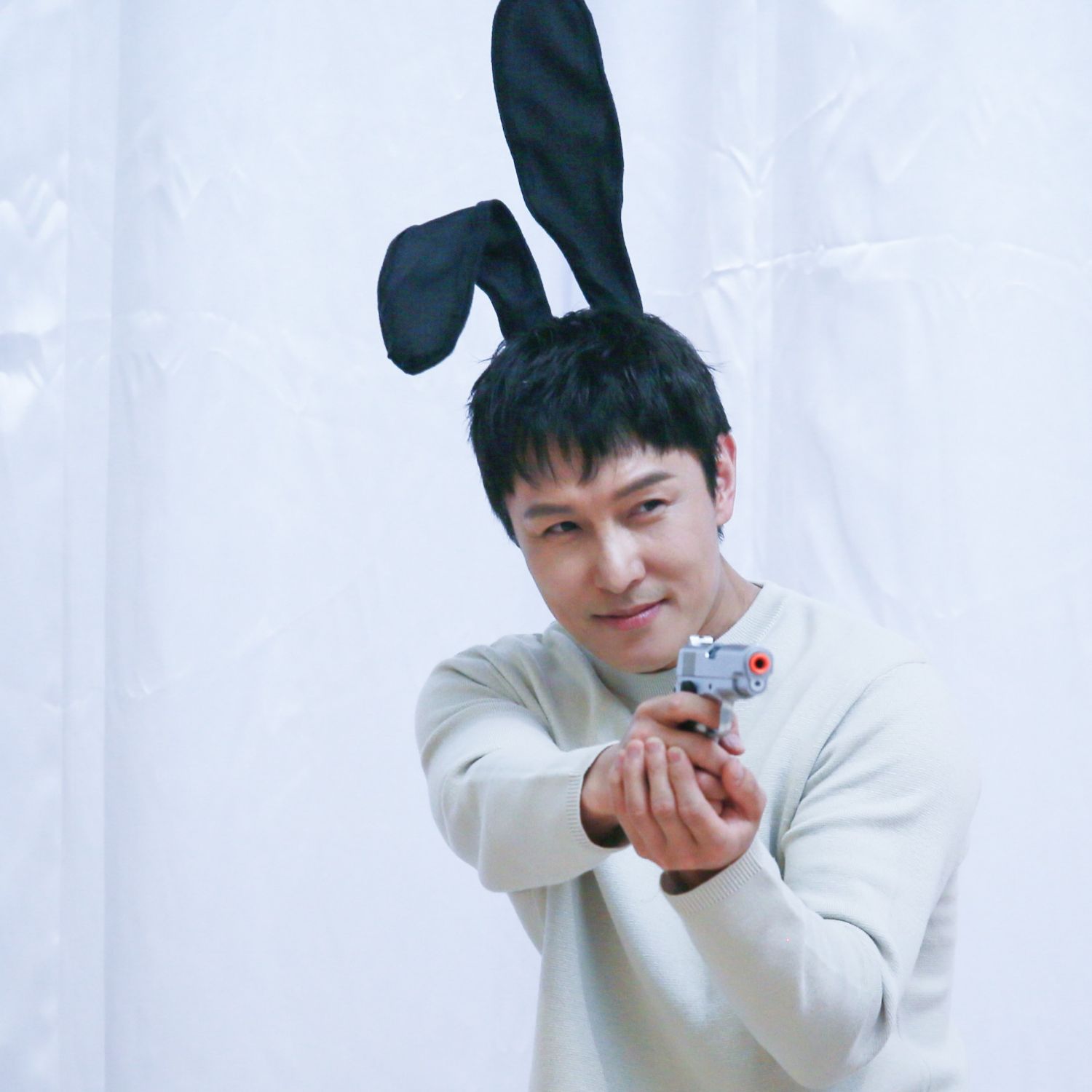 Behind-the-scenes cut of Kim Dongwan (SHINHWA)