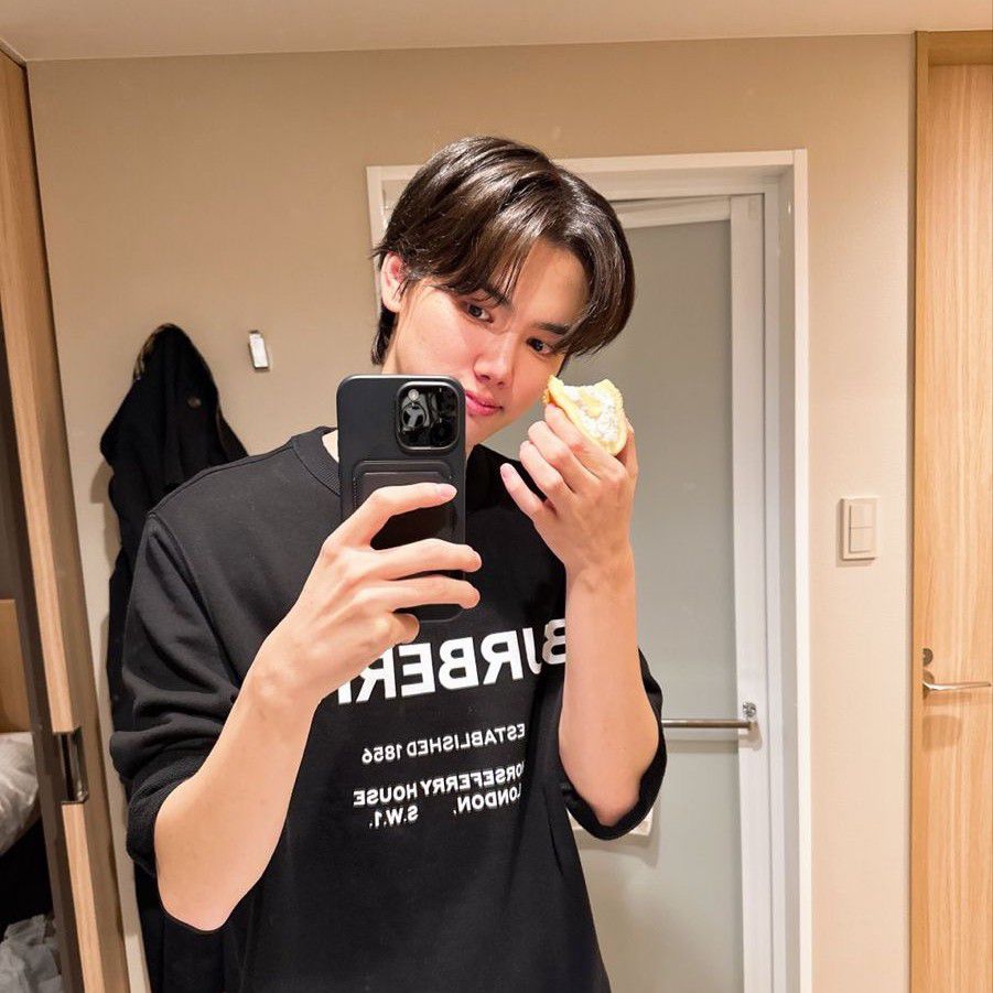 Recent activity shot of Minhee (CRAVITY)