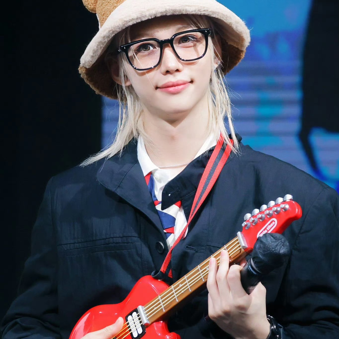 Latest photo of Felix (Stray Kids)