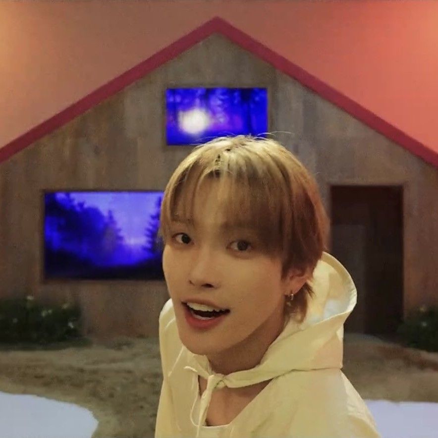 ATEEZ的幕後花絮