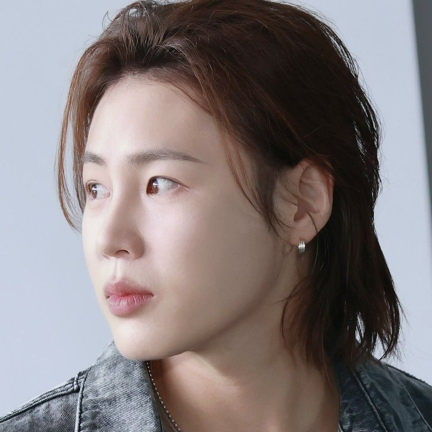 Recent activity shot of Ha Sungwoon