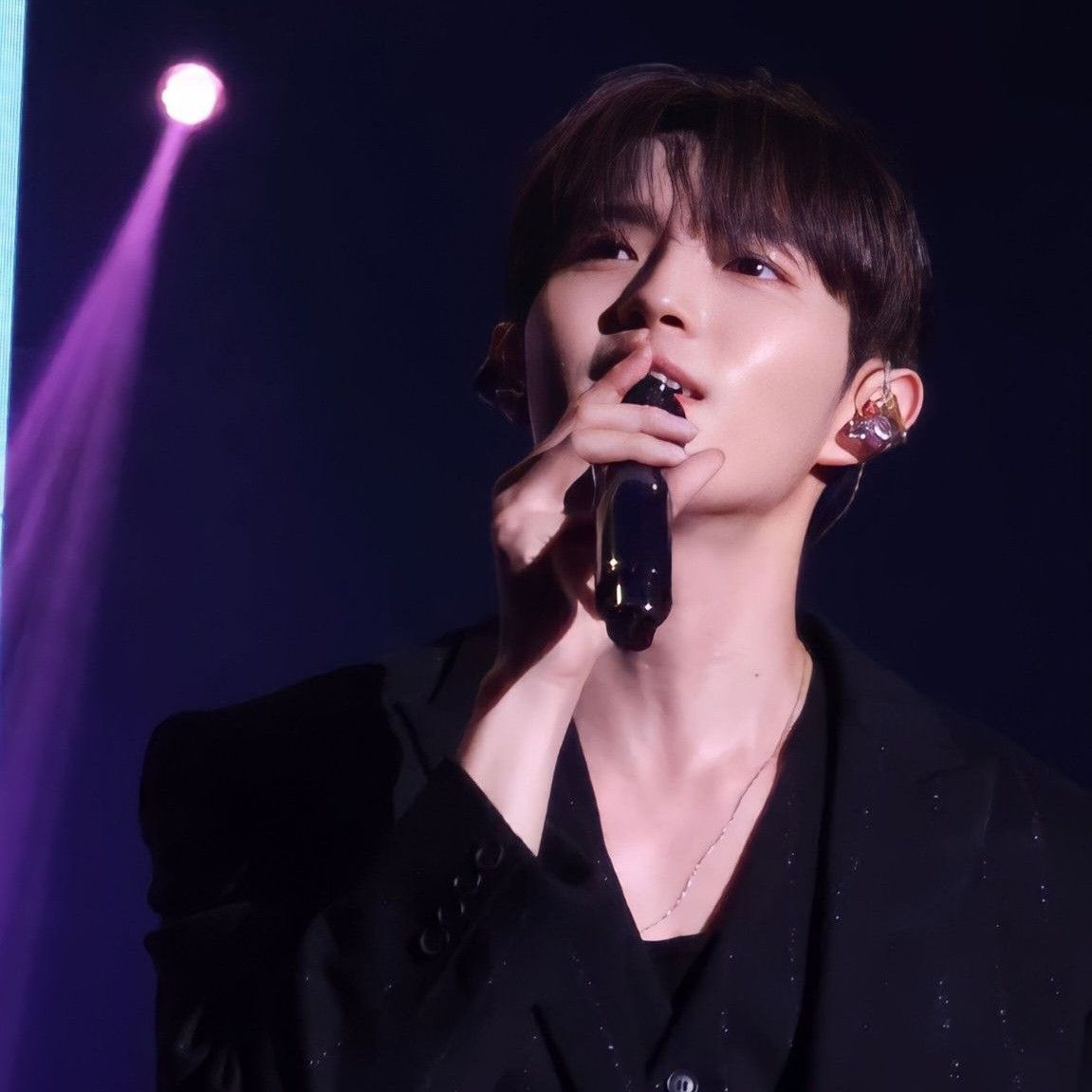 A moment captured by Kim Jaehwan's fan