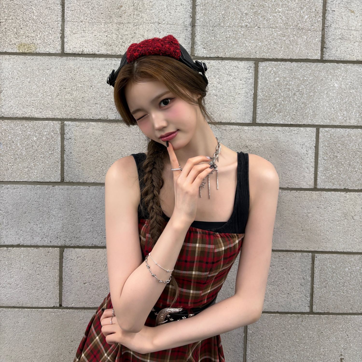Recent activity shot of Jeong Saebi (izna)