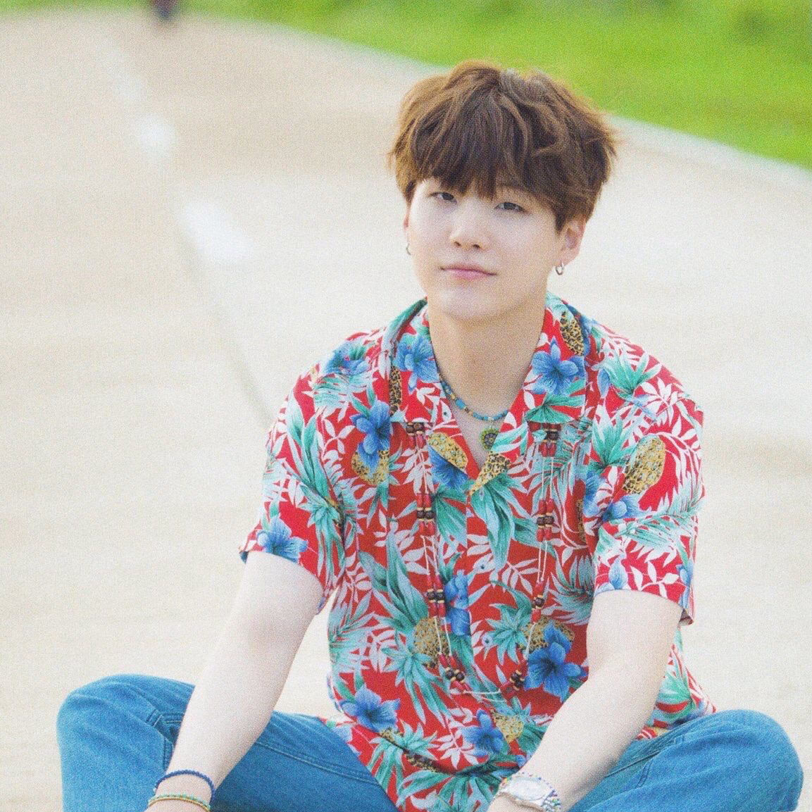 Foto aktivitas terbaru SUGA (BTS)
