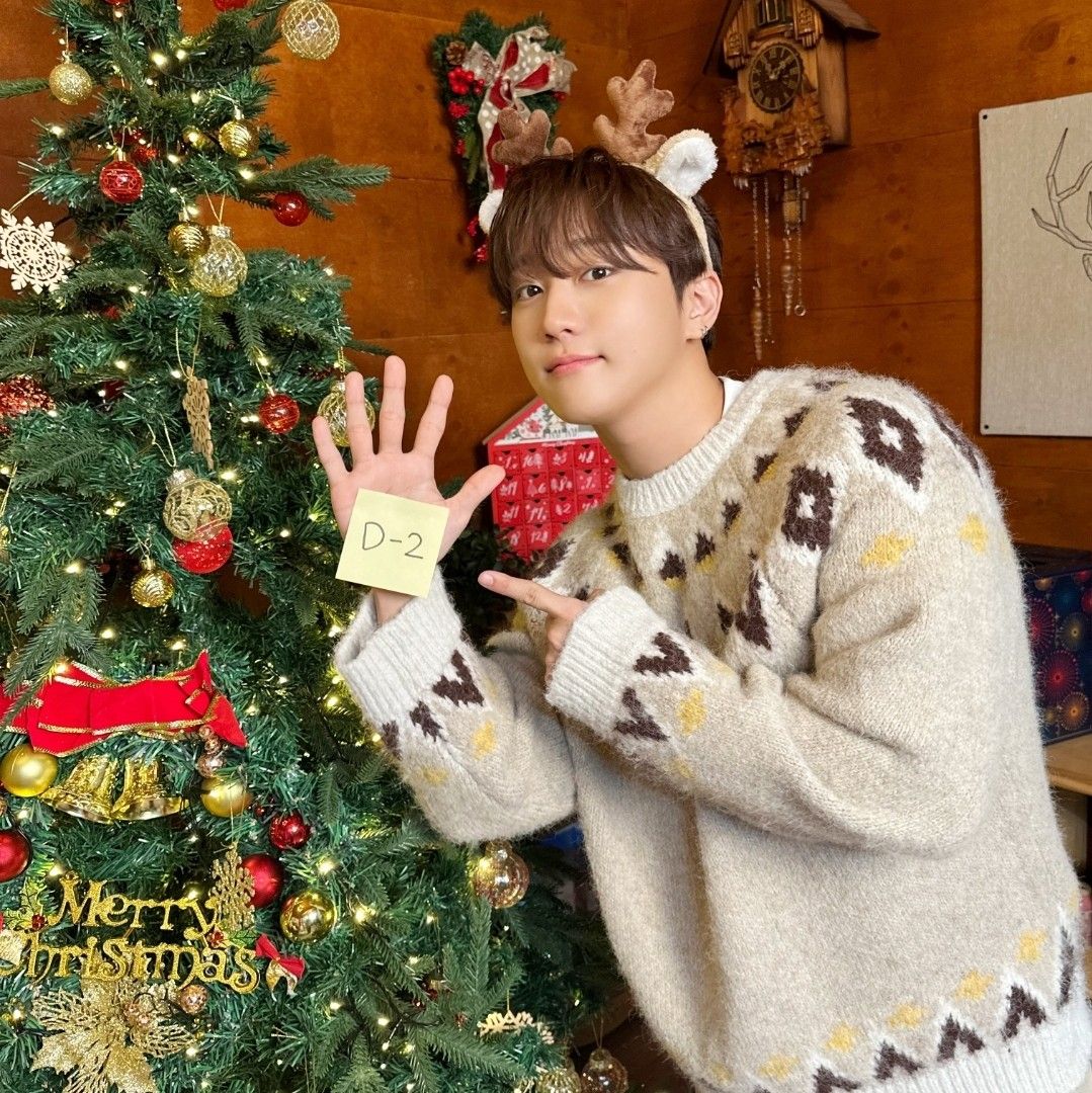 A moment captured by Hong Joochan (GoldenChild)'s fan