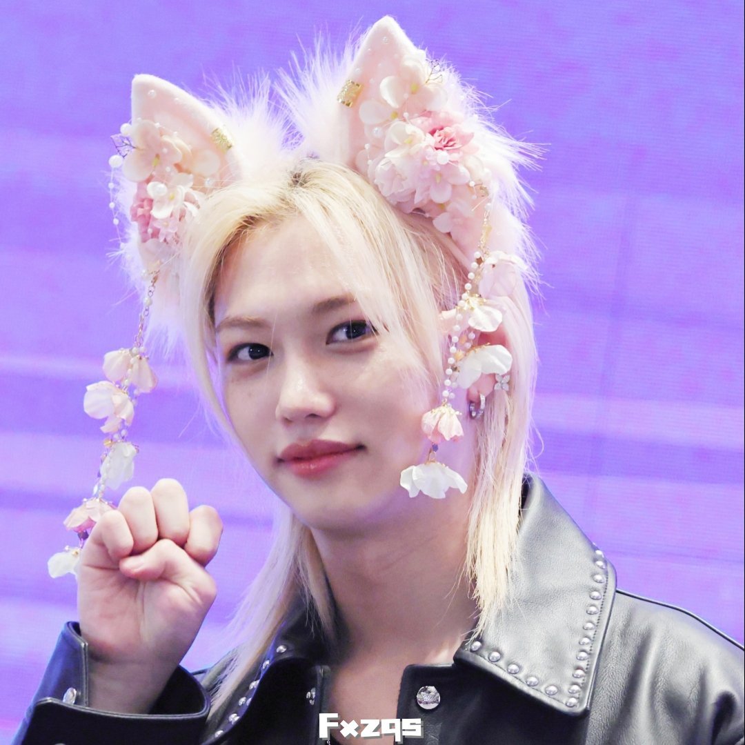 Latest photo of Felix (Stray Kids)