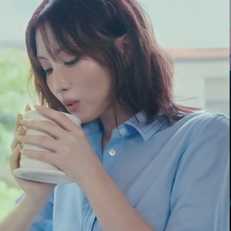 Recent activity shot of Momo (TWICE)