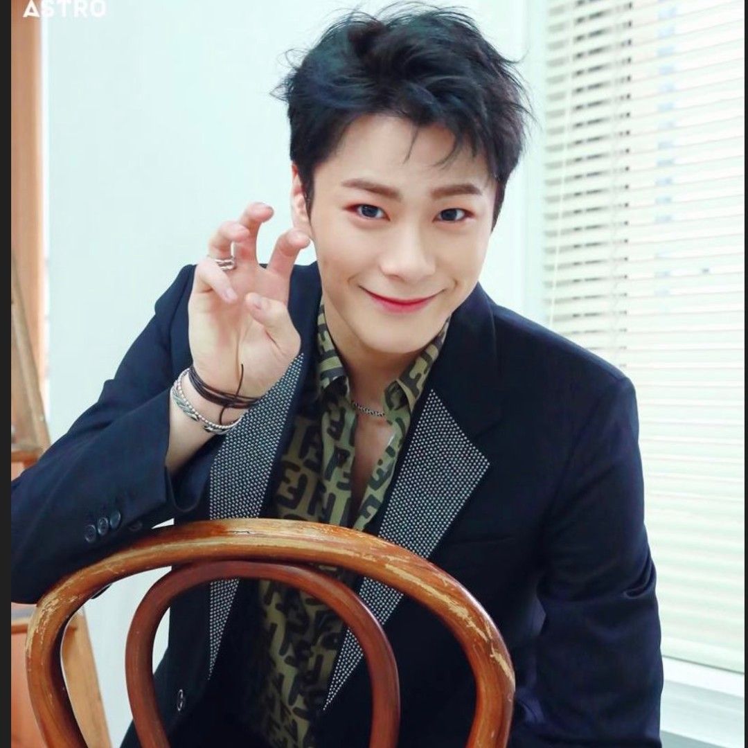 Latest photo of Moonbin (ASTRO)