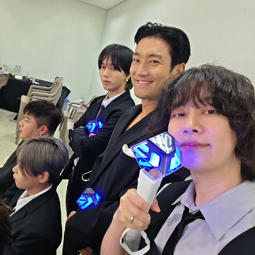 Recent activity shot of Super Junior