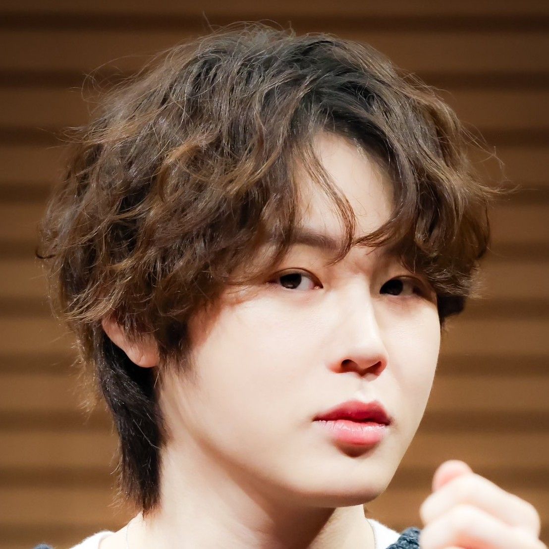 A moment captured by Ha Sungwoon's fan