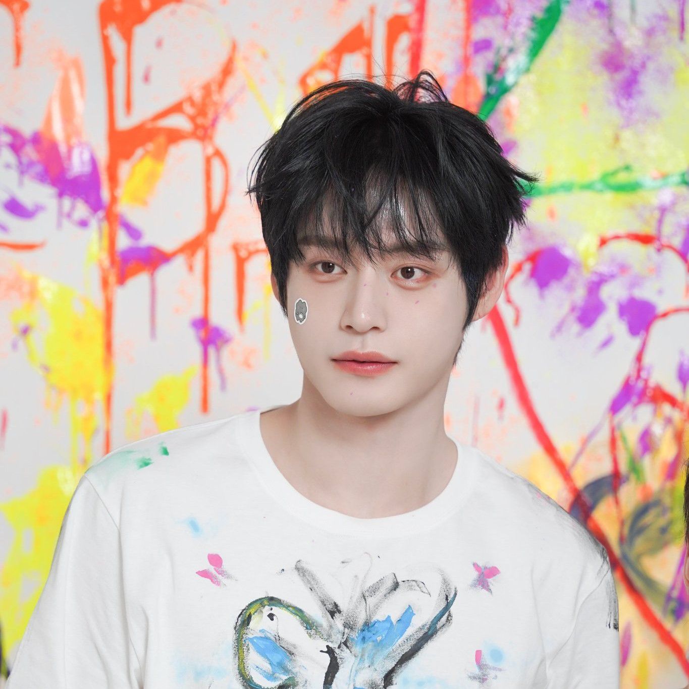 Behind-the-scenes cut of Kim Jiwoong (ZEROBASEONE)