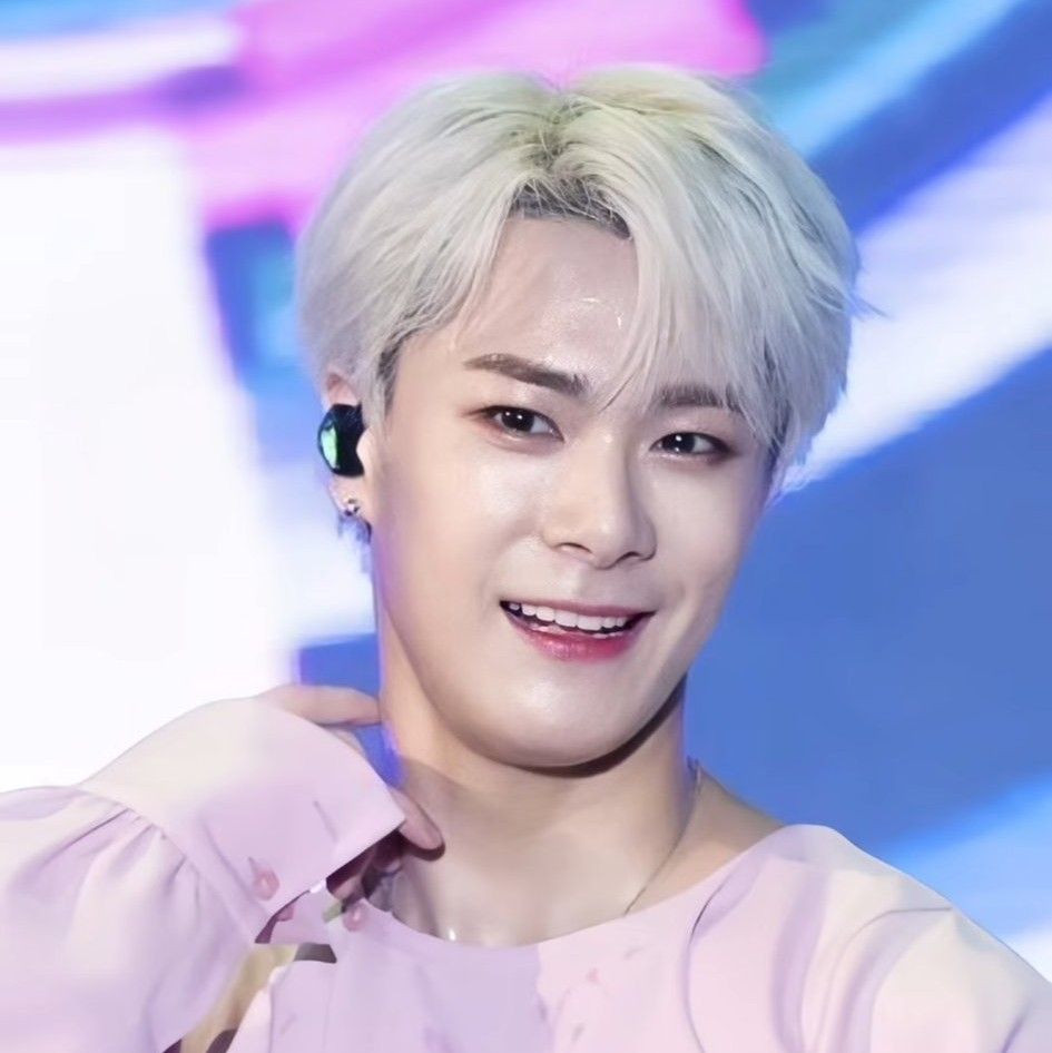 Behind-the-scenes cut of Moonbin (ASTRO)