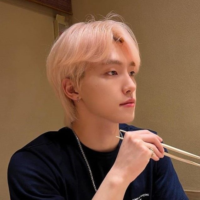 Latest photo of Dino (SEVENTEEN)