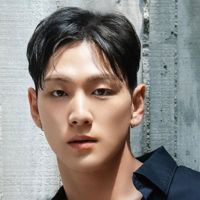 Behind-the-scenes cut of Baekho