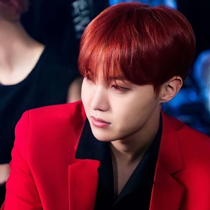 Foto aktivitas terbaru j-hope (BTS)