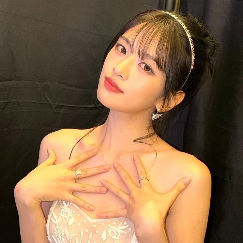 Latest photo of An Yujin (IVE)