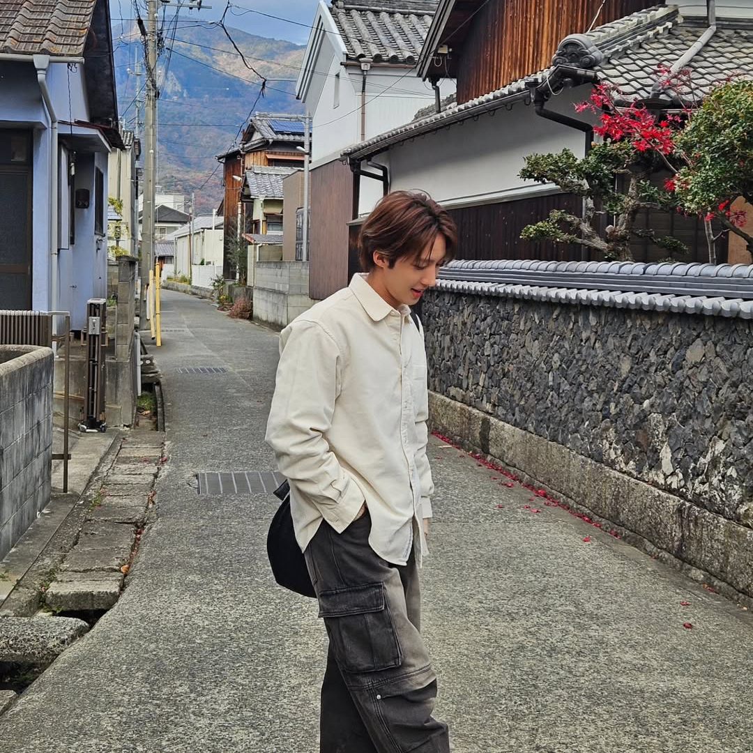 A moment captured by Hui (PENTAGON)'s fan