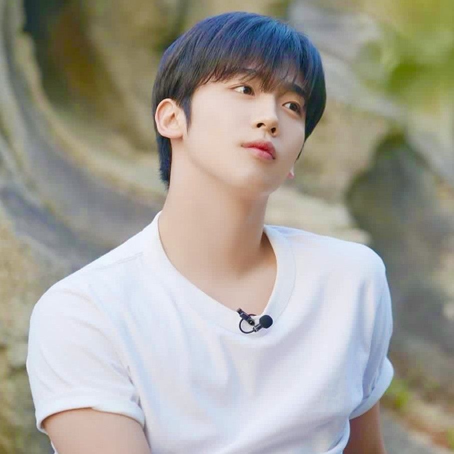 A moment captured by Kim Yohan (WEi)'s fan