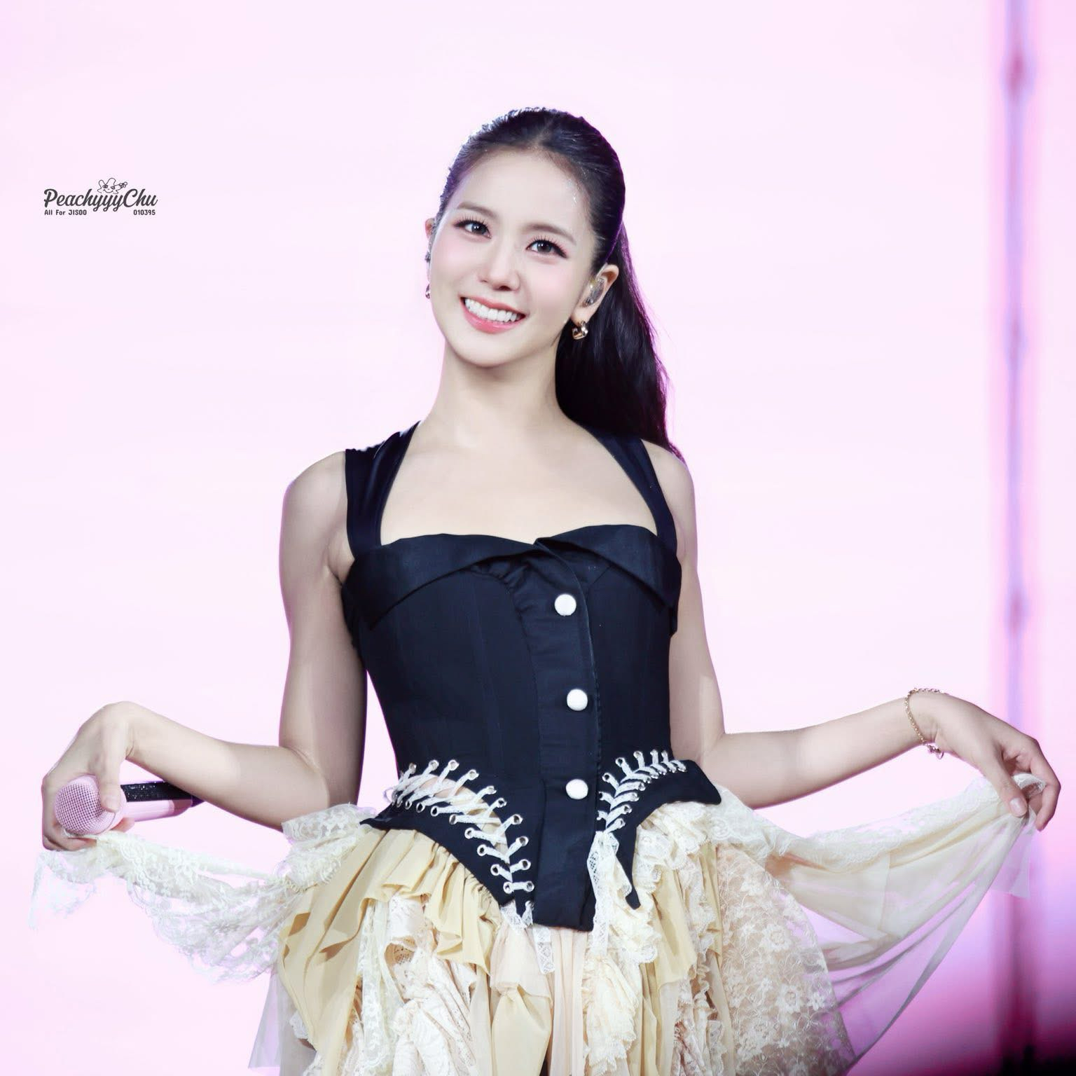 Behind-the-scenes cut of Jisoo (BLACKPINK)