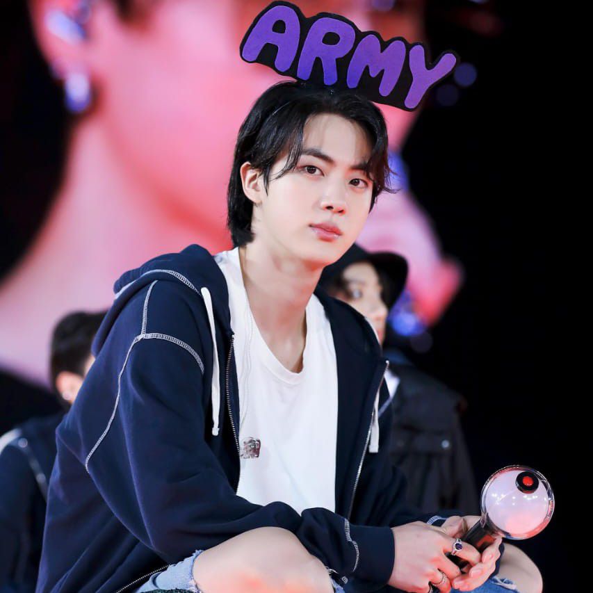 Behind-the-scenes cut of Jin (BTS)