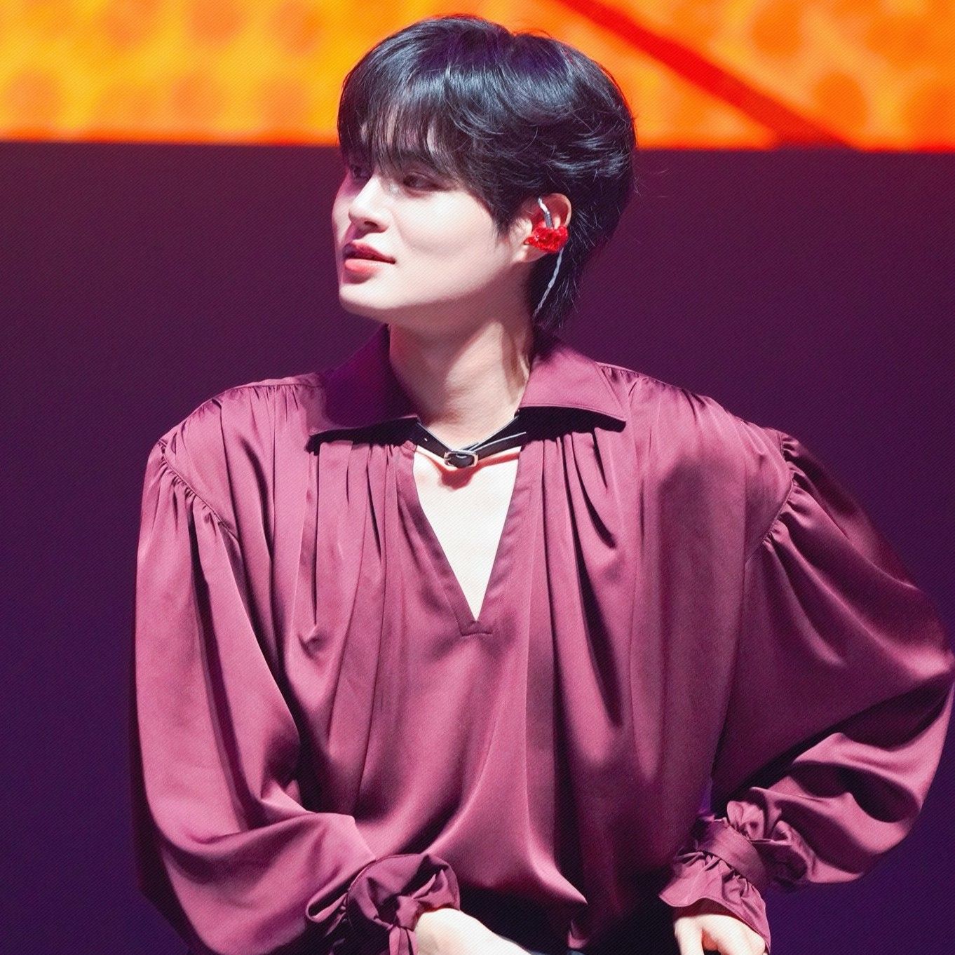 A moment captured by Lee Daehwi (AB6IX)'s fan
