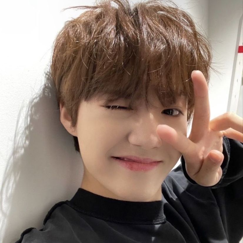 Latest photo of Doyoung (TREASURE)