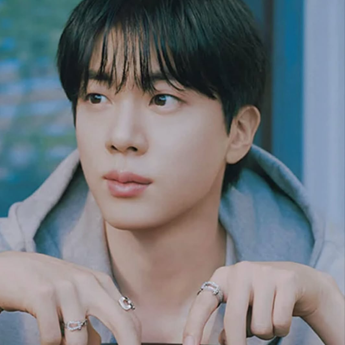 Foto terbaru Jin (BTS)