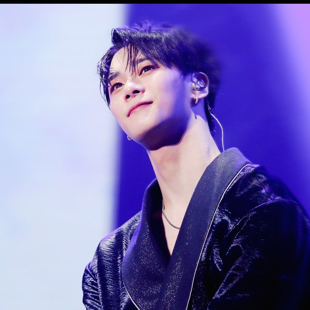 A moment captured by ASTRO's fan