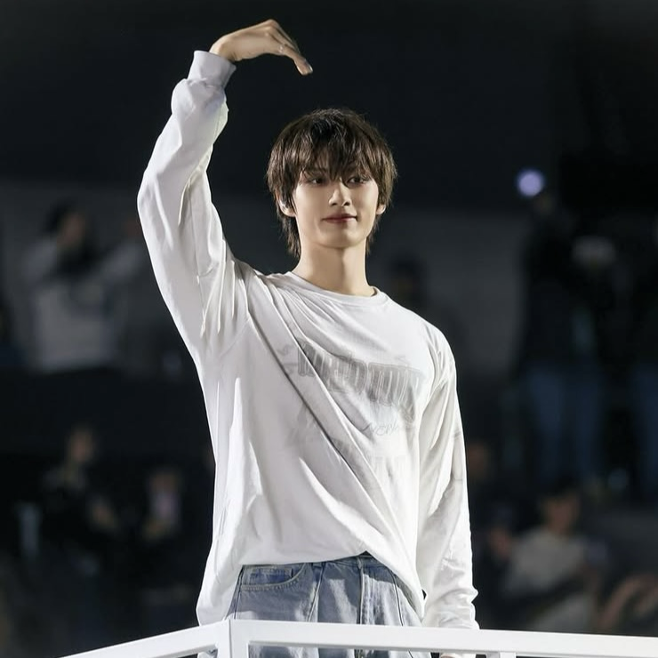 Recent activity shot of Jun (SEVENTEEN)