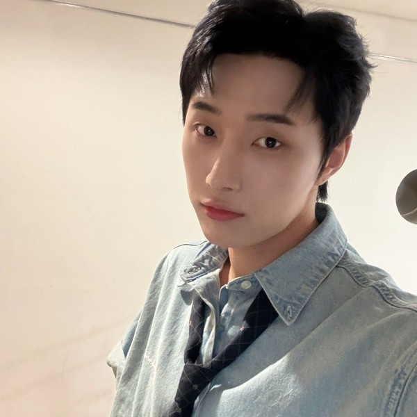 Popular profile picture of JAE HAN (OMEGA X) loved by fans