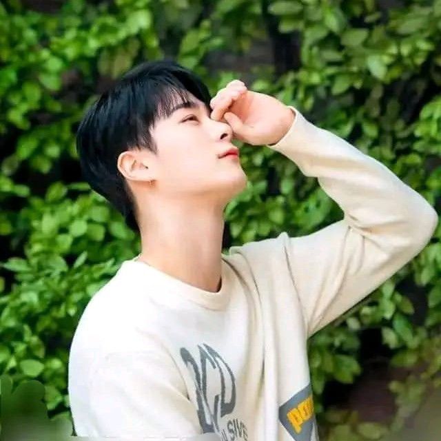 Behind-the-scenes cut of Moonbin (ASTRO)