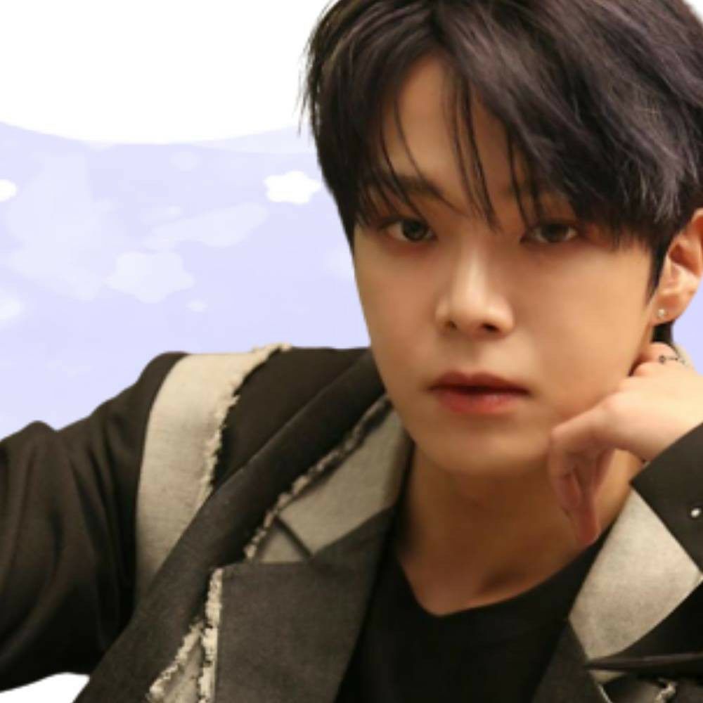 Recent activity shot of Dongheon (VERIVERY)