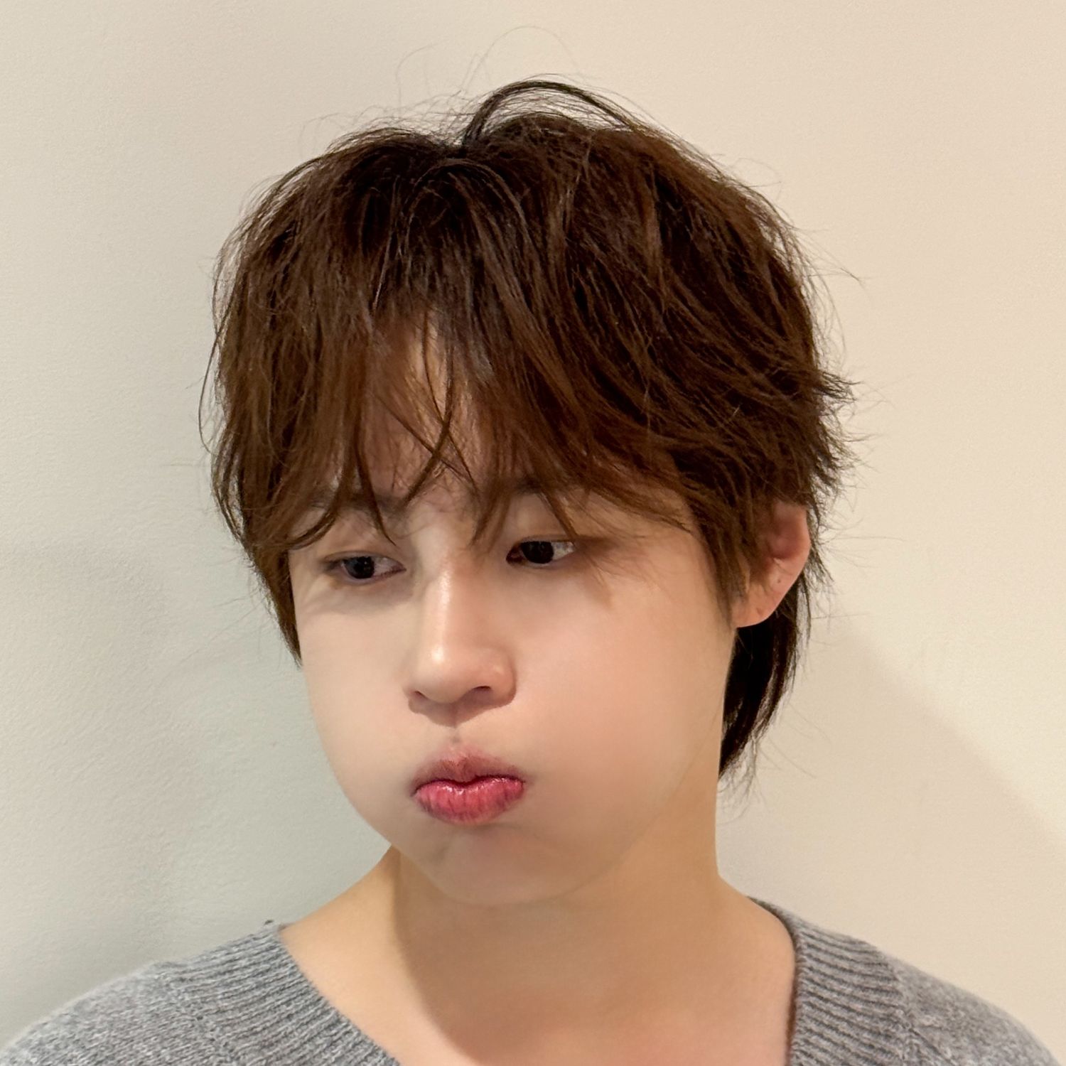 Behind-the-scenes cut of Ha Sungwoon