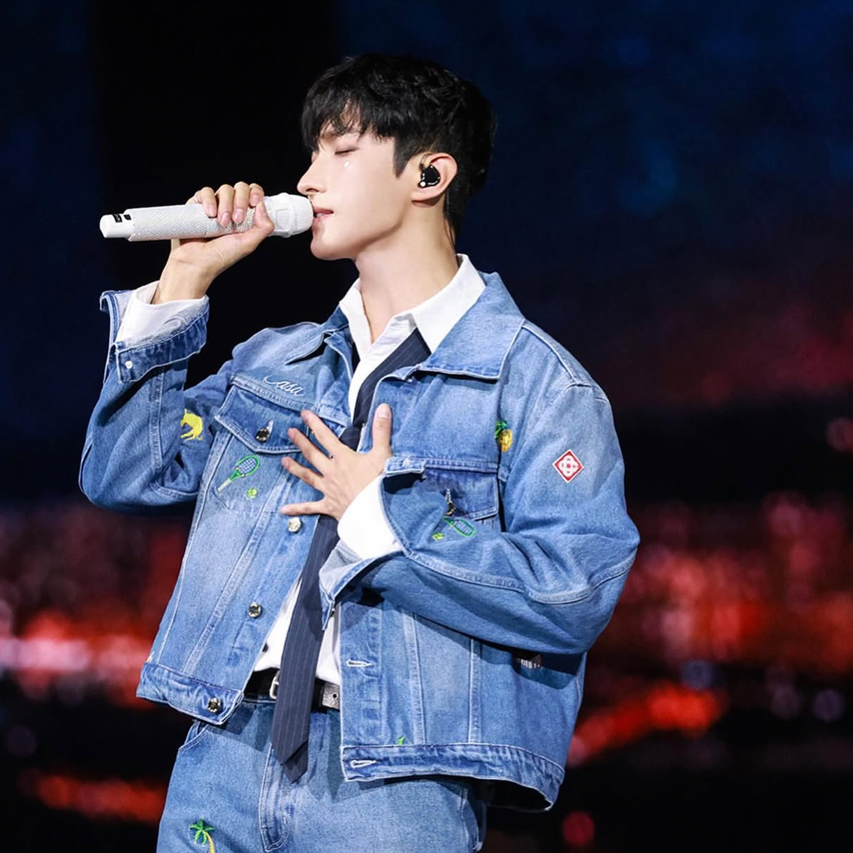 ドギョム (SEVENTEEN)の最新写真