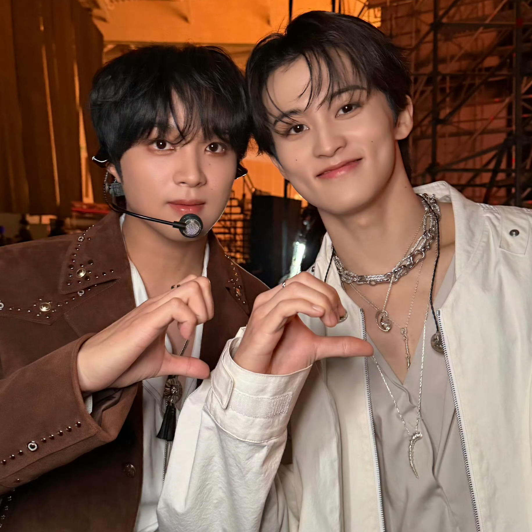 A moment captured by Mark (NCT 127, NCT DREAM)'s fan