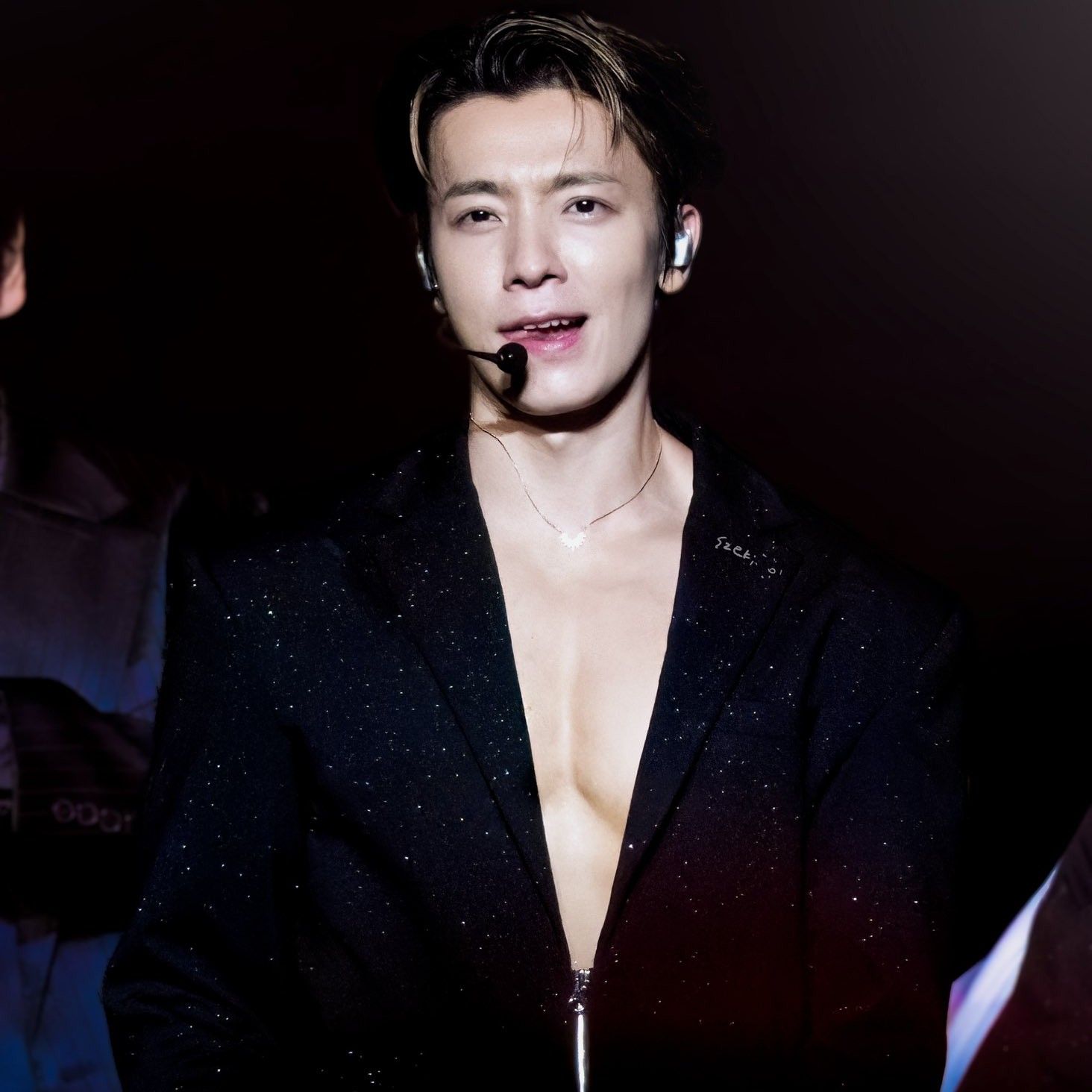 Behind-the-scenes cut of Donghae (Super Junior)