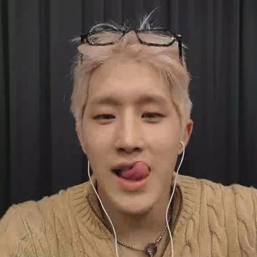 Foto aktivitas terbaru Jinjin (ASTRO)