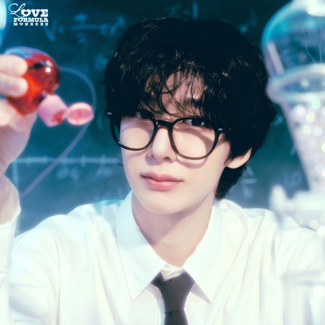 Momen yang diabadikan oleh penggemar Hyungwon (MONSTA X)