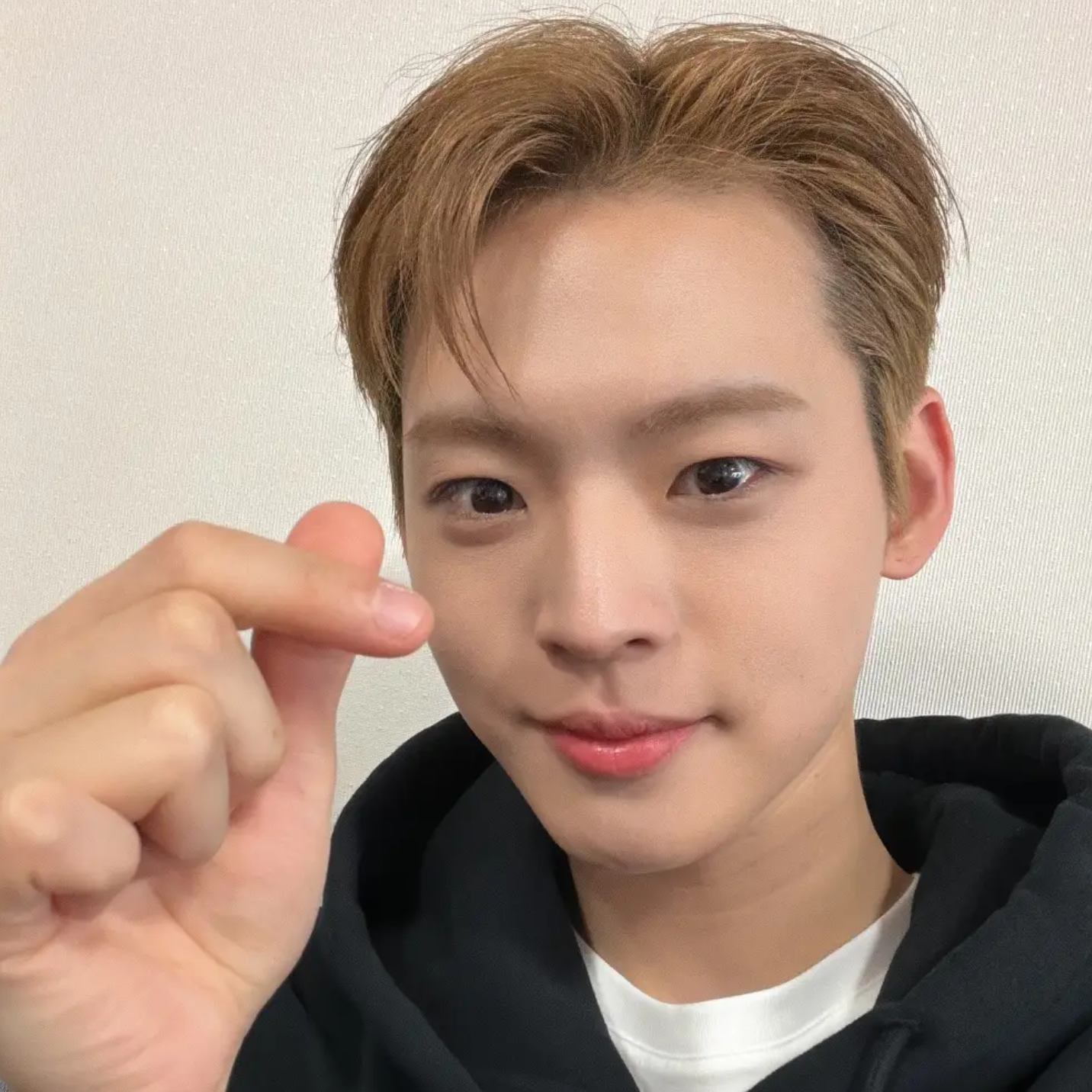 Behind-the-scenes cut of Hyojin (ONF)