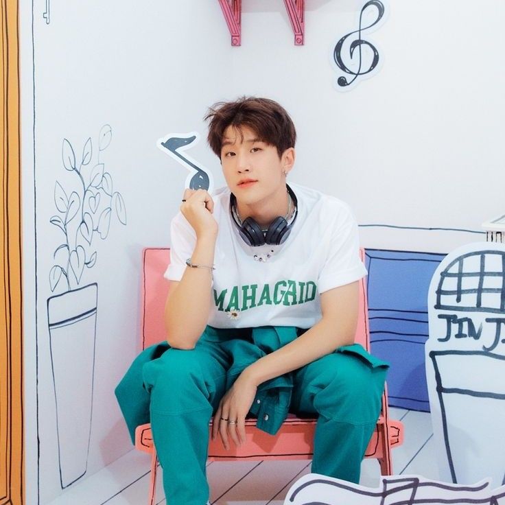 Latest photo of Jinjin (ASTRO)