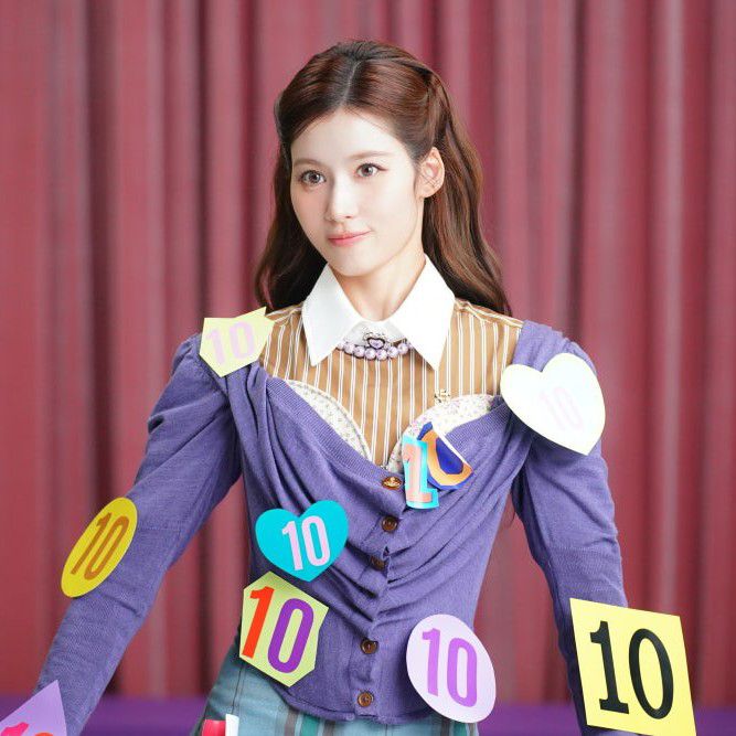 Behind-the-scenes cut of Sana (TWICE)