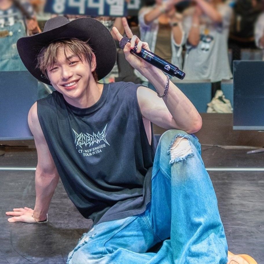 강다니엘 최근 활동샷